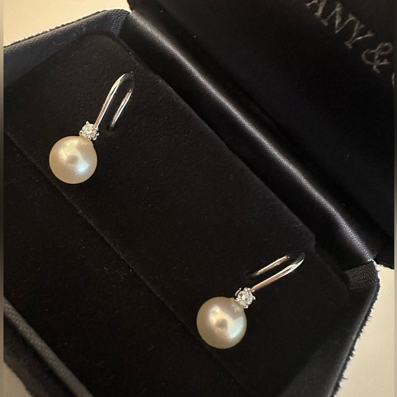 Tiffany & Co. Signature® Pearls Collection Pearl Diamond Drop Earrings - Picture 4 of 4